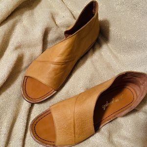 Free People Mont Blanc sandals 💕